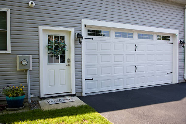 24/7 Emergency Garage Door Panel Replacement experts in Richland, MO
